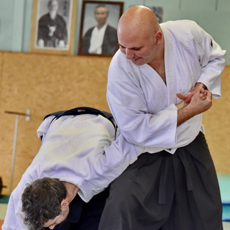 Sensei t-aikido du dojo arts martiaux 90000